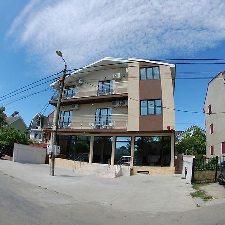 Razvan Holiday Costinesti Exterior photo