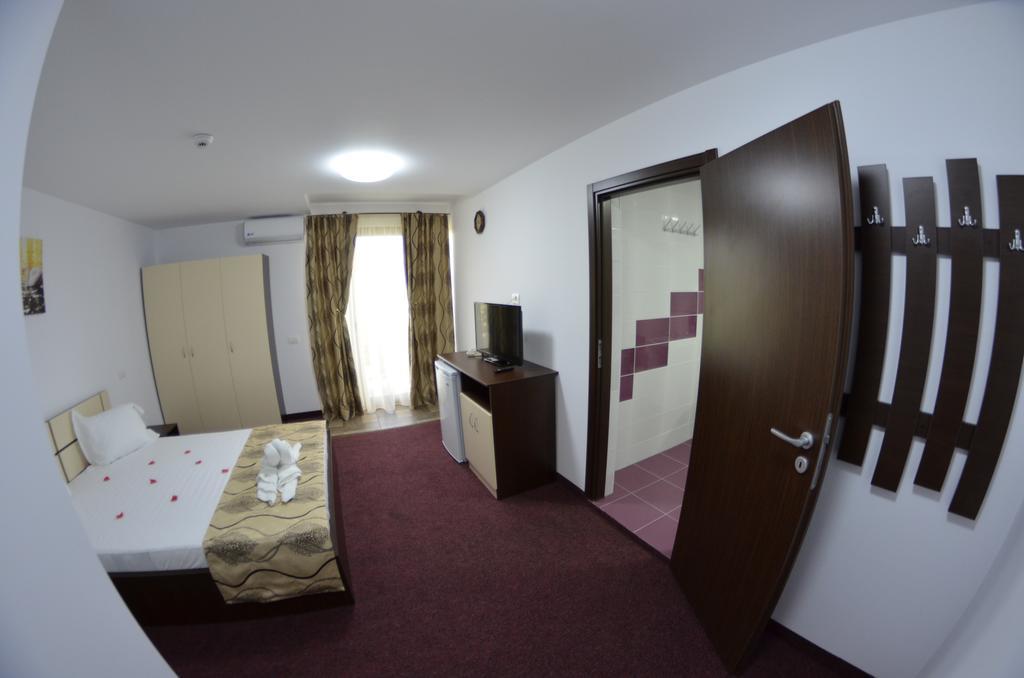 Razvan Holiday Costinesti Exterior photo