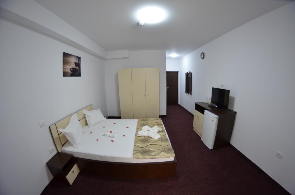 Razvan Holiday Costinesti Exterior photo